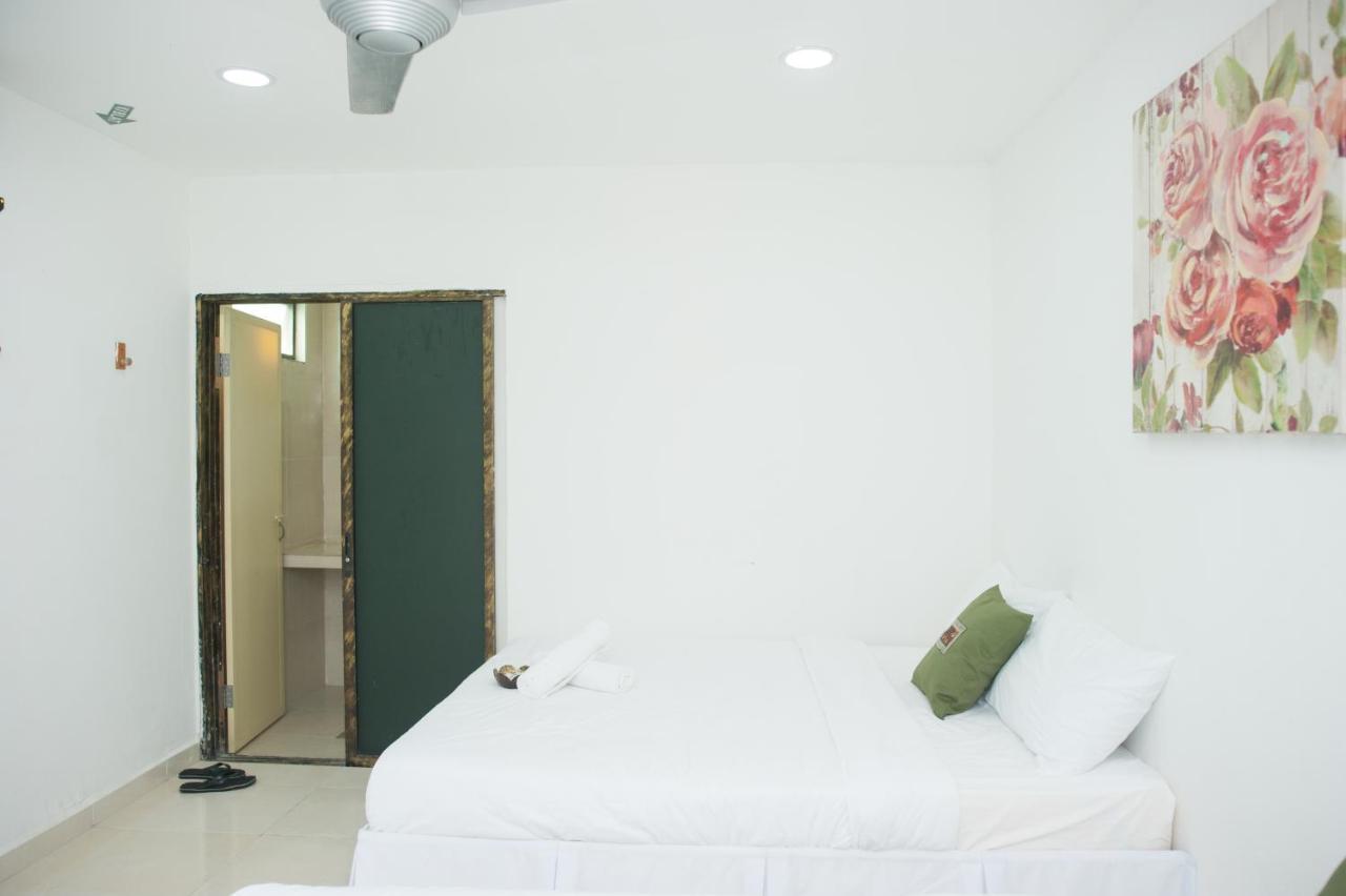 Ibai Beach Guesthouse Куала-Тренгану Екстер'єр фото